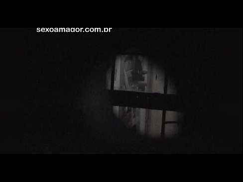 ❤️ Blondie blir hemligt videofilmad av en voyeur från grannskapet gömd bakom ihåliga tegelstenar Sexvideo at us sv.massagsaransk.ru ☑